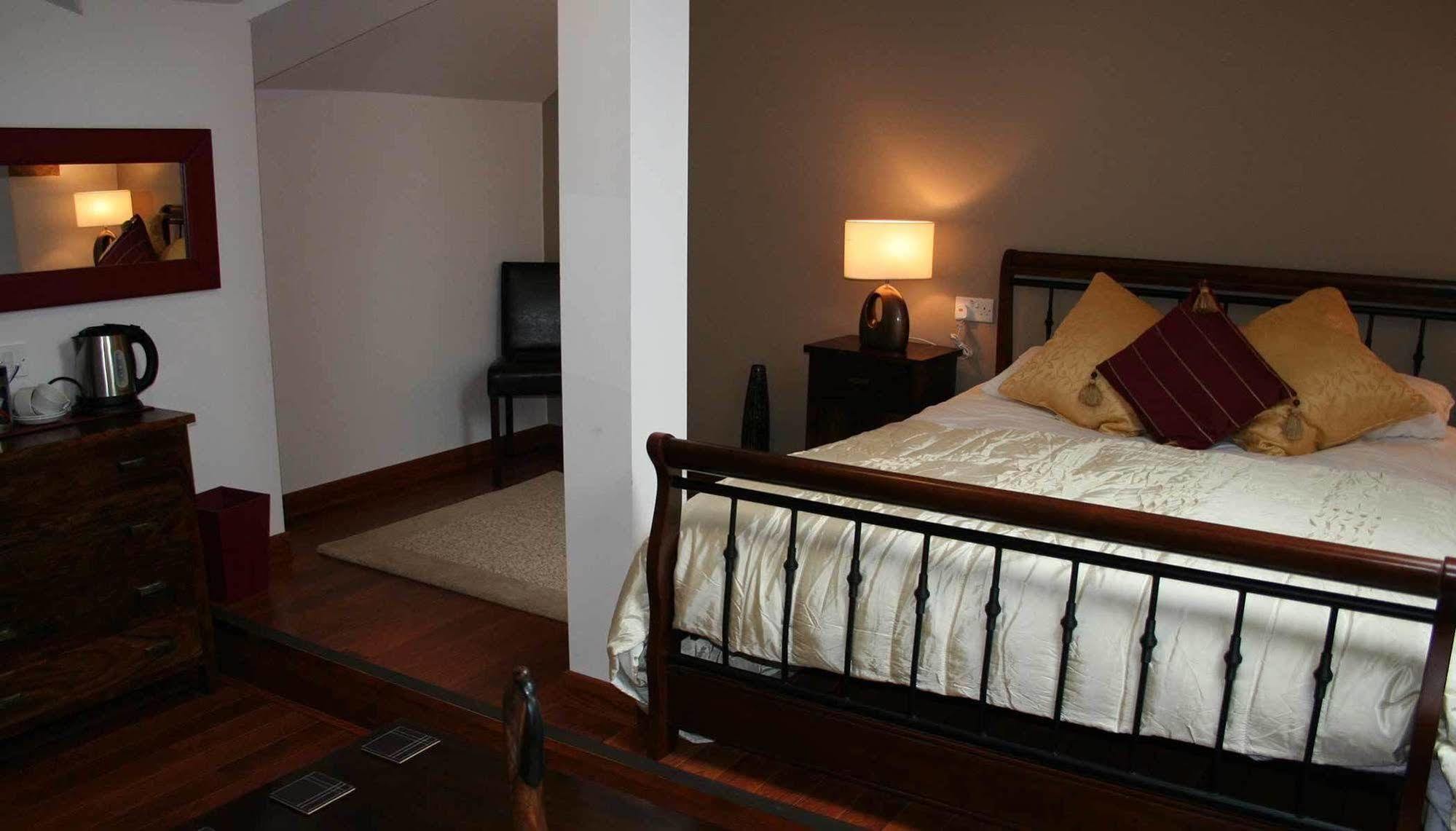 Leaside Hotel لوتون المظهر الخارجي الصورة